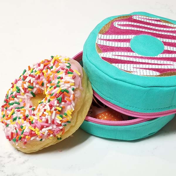 Image for article Donut Zipper Purse